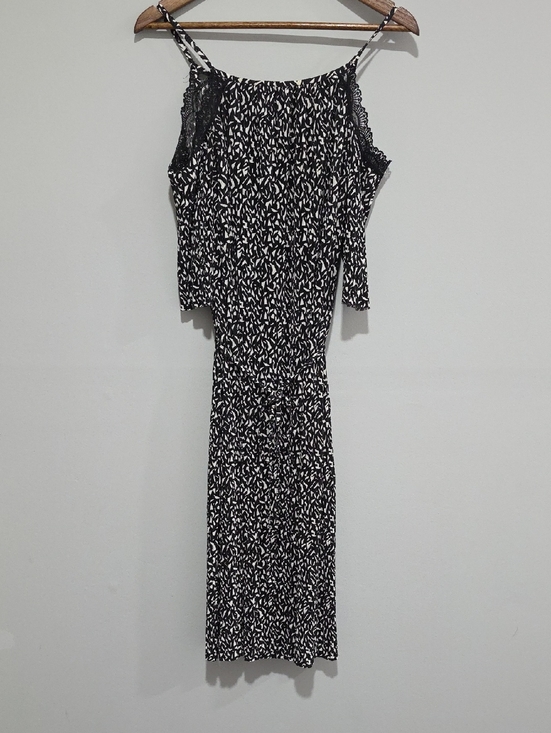 Topshop Dresses & Skirts - Topshop Black and White Printed Midi Slip Dress with Lace Trim Sz 8